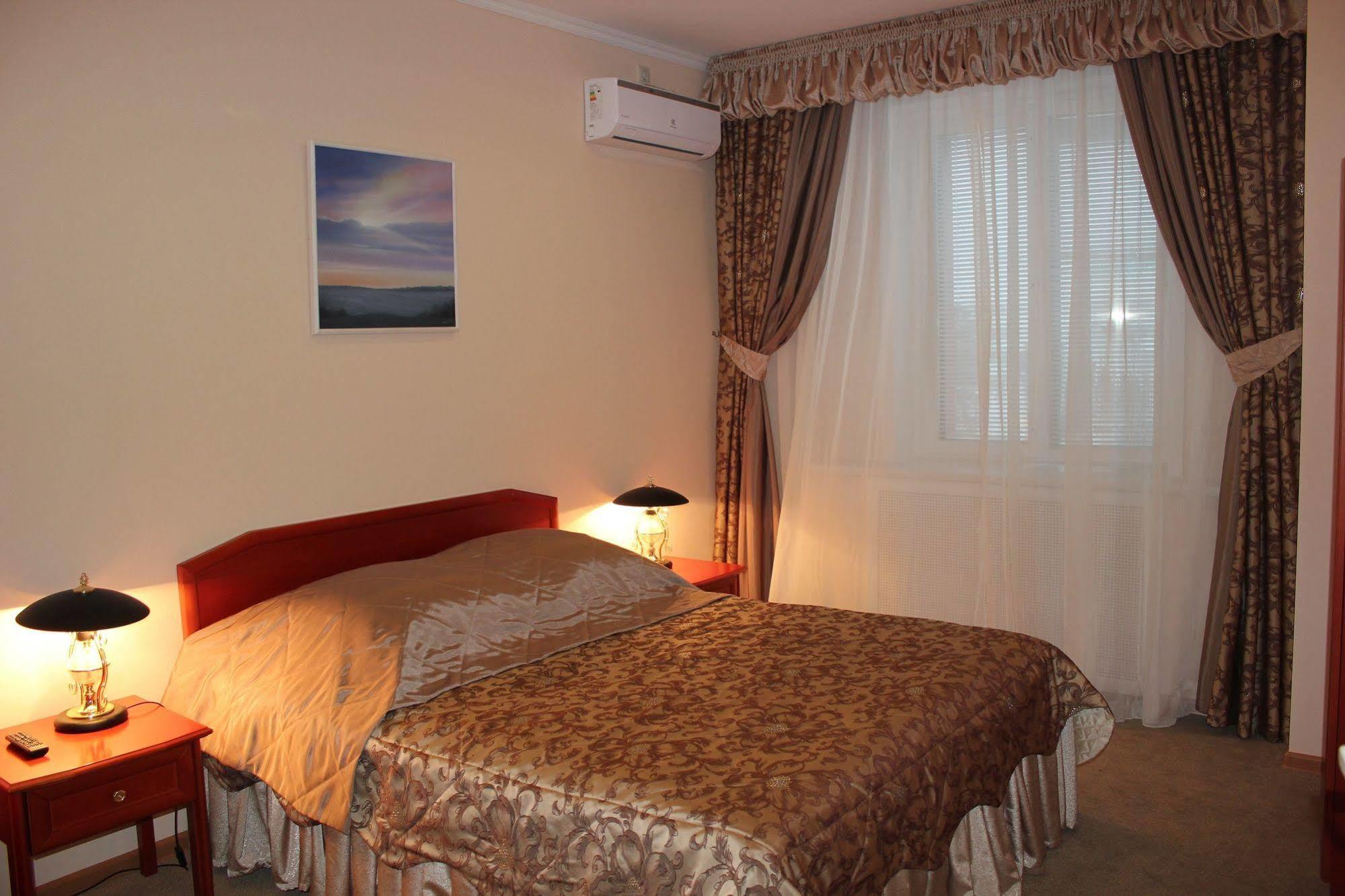 Hotel Rossiya Noyabrsk Ngoại thất bức ảnh